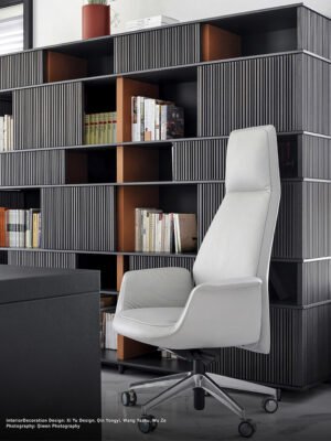 Downtown | Chaise de bureau par Poltrona Frau, design haut de gamme par Jean-Marie Massaud, revêtement cuir Pelle Frau®. Disponible chez D-Style Interior.
