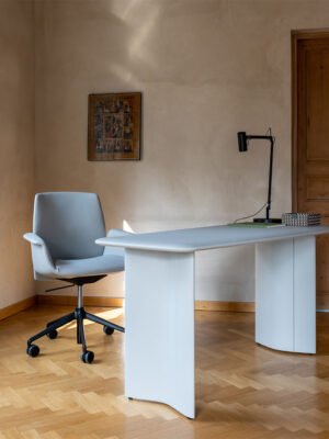 Downtown Conference | Chaise de bureau haut de gamme 360° Poltrona Frau, design italien et ergonomique par Jean-Marie Massaud, revêtement cuir Pelle Frau®. Disponible chez D-Style Interior.