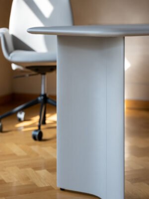 Downtown Conference | Chaise de bureau haut de gamme 360° Poltrona Frau, design italien et ergonomique par Jean-Marie Massaud, revêtement cuir Pelle Frau®. Disponible chez D-Style Interior.