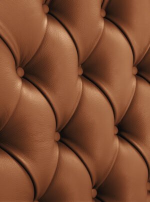 Oxford | Chaise de bureau haut de gamme Visitor Poltrona Frau, structure en hêtre massif, cuir Pelle Frau avec capitonnage artisanal et piètement en noyer d’Amérique. Desponsible chez D-style Interior