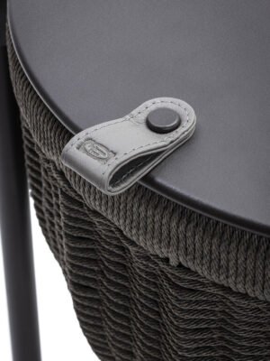 Cestlavie Outdoor Panier, table basse design haut de gamme Poltrona Frau, aluminium et corde tressée, élégante et résistante, disponible chez D-Style Interior.