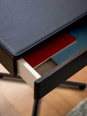 Bob | Table basse avec tiroirs - Table basse design haut de gamme Poltrona Frau disponible chez D-Style Interior