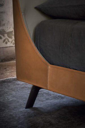 Volare Due Lit design haut de gamme par Poltrona Frau en cuir Pelle Frau® et bois massif, design italien, disponible chez D-Style Interior