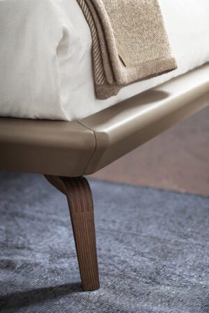 Volare Due Lit design haut de gamme par Poltrona Frau en cuir Pelle Frau® et bois massif, design italien, disponible chez D-Style Interior