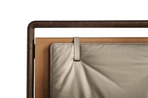 Volare Due Lit design haut de gamme par Poltrona Frau en cuir Pelle Frau® et bois massif, design italien, disponible chez D-Style Interior