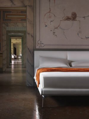 Eosonno Lit design haut de gamme Poltrona Frau en cuir Pelle Frau® et bois massif, design italien disponible chez D-Style Interior