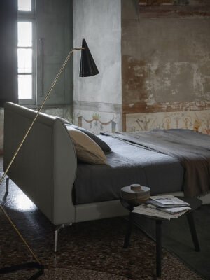 Eosonno Lit design haut de gamme Poltrona Frau en cuir Pelle Frau® et bois massif, design italien disponible chez D-Style Interior