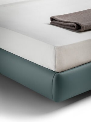 Archibald Lit design haut de gamme en cuir Pelle Frau® par Poltrona Frau, tête de lit rembourrée et design italien raffiné, disponible chez D-Style Interior