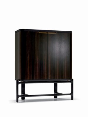 Bibliothèque design haut de gamme DUO Cabinet par Poltrona Frau, structure frêne massif avec finitions noyer et ébène, plateau marbre et éclairage LED, disponible chez D-Style Interior