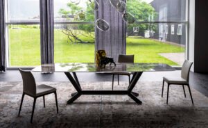 Planer Crystalart de Cattelan Italia, une table design haut de gamme en verre décoratif et acier laqué, alliant élégance, modernité et savoir-faire italien.