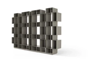 Eresia par Amura Lab – une bibliothèque géométrique et modulable alliant design, fonctionnalité et élégance italienne. Disponible chez D-Style Interior.