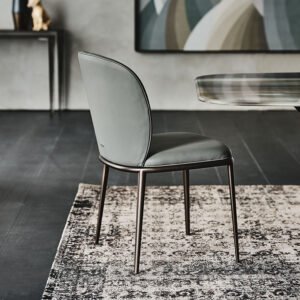 Chris ML Chaise design de Cattelan Italia, structure fine en acier et assise rembourrée élégante. Confort, légèreté et design italien intemporel. Disponible chez D-Style Interior.