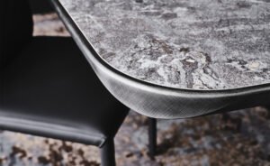 Planer Keramik Premium table design haut de gamme en céramique et acier laqué, alliance parfaite. Disponible chez D-Style Interior.