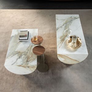 Table basse design haut de gamme Caesar par Cattelan Italia, en céramique Marmi avec structure semi-circulaire sur base métallique, disponible chez D-Style Interior.