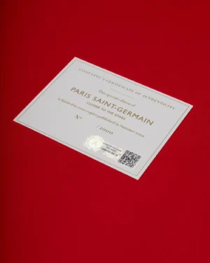 Livre design haut de gamme Paris Saint-Germain par Assouline, photographié par Julien Scussel, disponible chez D-Style Interior.