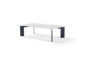 Range par Amura Lab – une table basse au design équilibré et raffiné, alliant métal, bois et marbre avec élégance italienne. Disponible chez D-Style Interior.
