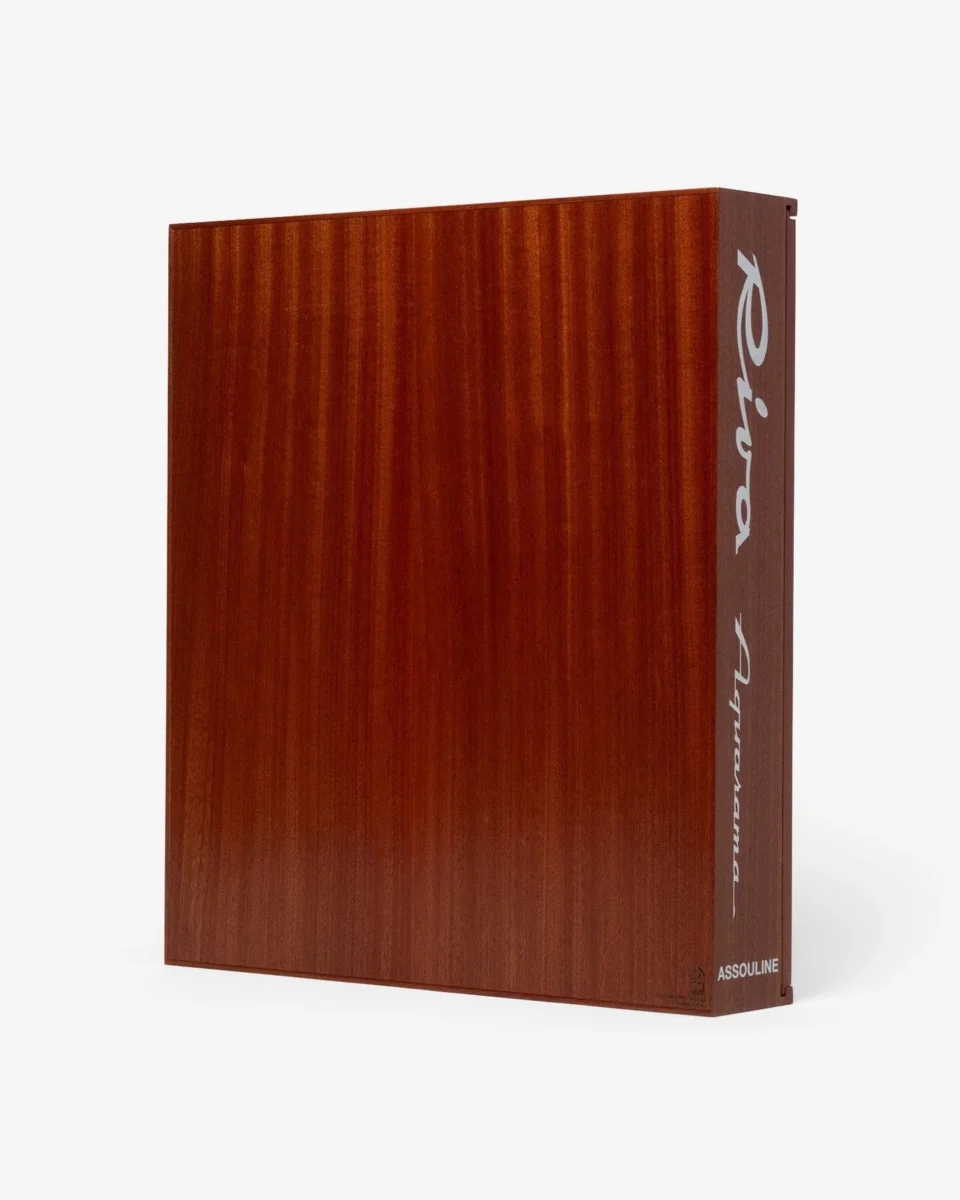 Livre design haut de gamme Riva Aquarama Special Edition par Assouline, édition bois verni sous écrin, disponible chez D-Style Interior.