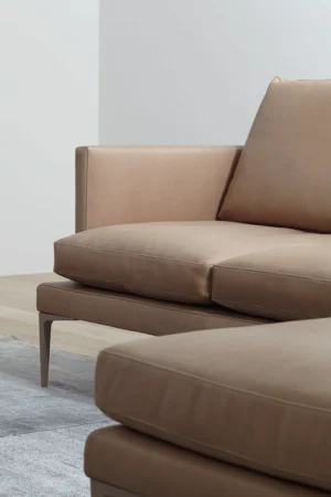 Segno Canapé design haut de gamme signé Amura Lab, alliant structure métallique épurée et confort exceptionnel. Disponible chez D-Style Interior.