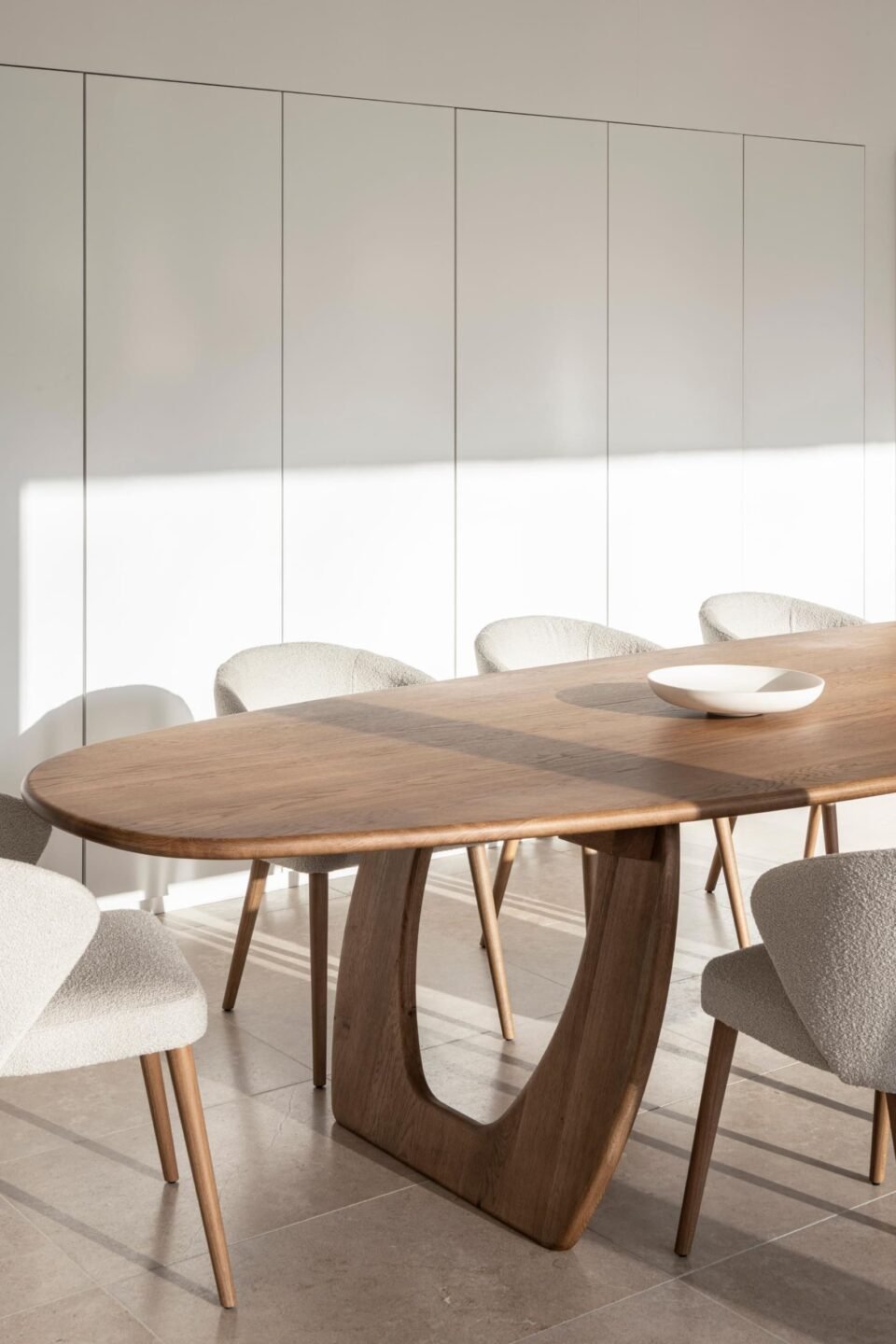 Bali – Table à manger design haut de gamme Passe Partout disponible chez D-Style Interior