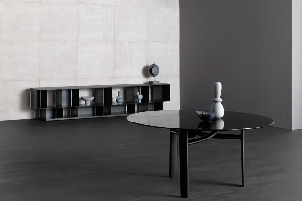 Twister d’Amura Lab – une table basse sculpturale inspirée du mouvement, entre puissance et fluidité. Disponible chez D-Style Interior.