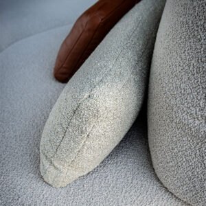 COMFY coussin rembourré en plumes avec housse amovible en tissu ou cuir – Disponible chez D-Style Interior