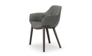 SCARLETT Wood Fauteuil de salle à manger design de Cattelan Italia : structure en frêne massif, dossier haut et assise rembourrée en cuir ou tissu. Disponible chez D-Style Interior.