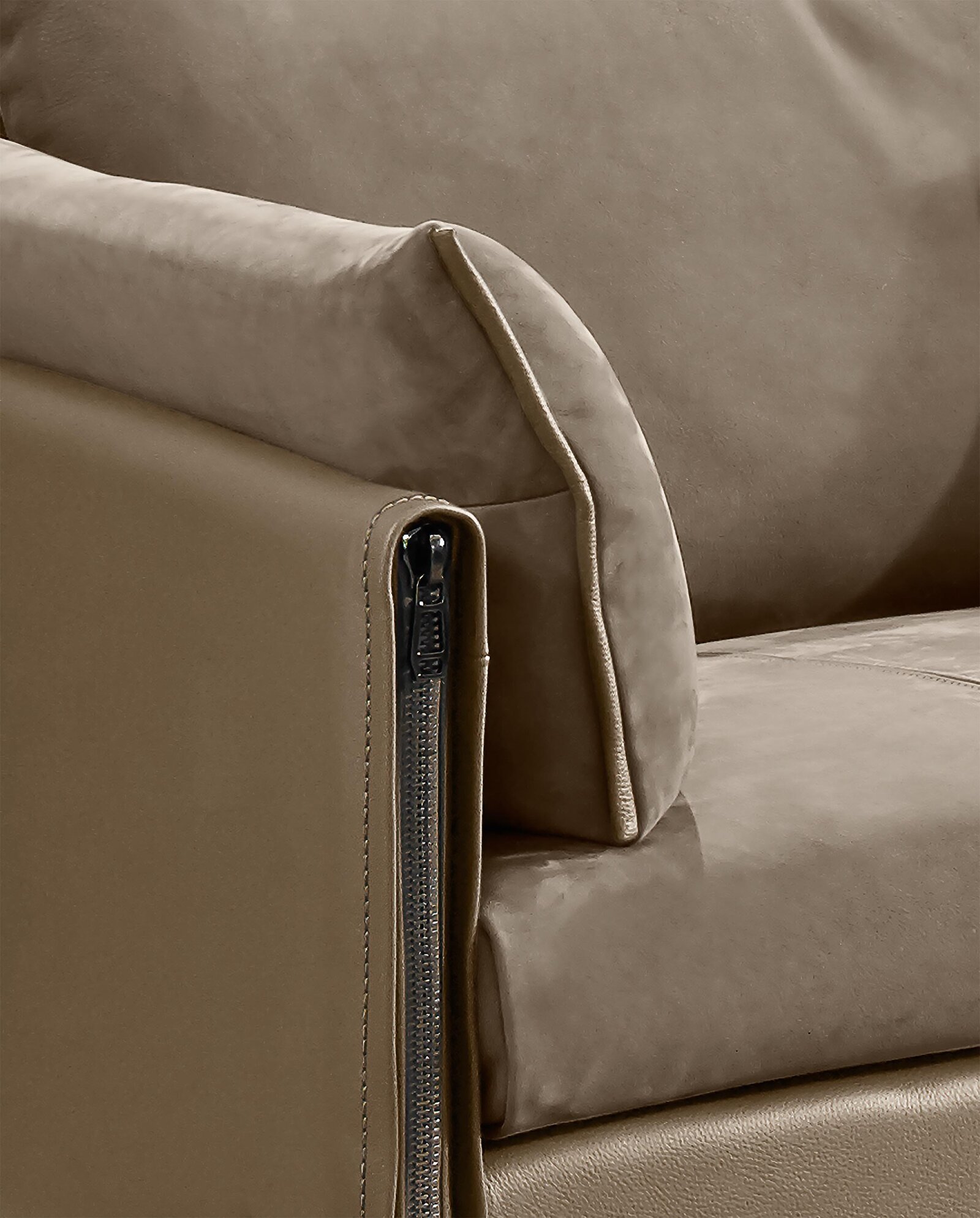 New York canapé design haut de gamme par Gamma Arredamenti, design moderne avec finitions couture et confort exceptionnel. Disponible chez D-Style Interior.