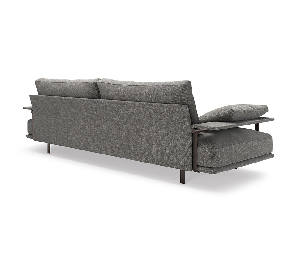 HESTON Canapé design géométrique avec dossiers hauts et accoudoirs innovants en métal. Disponible chez D-Style Interior.