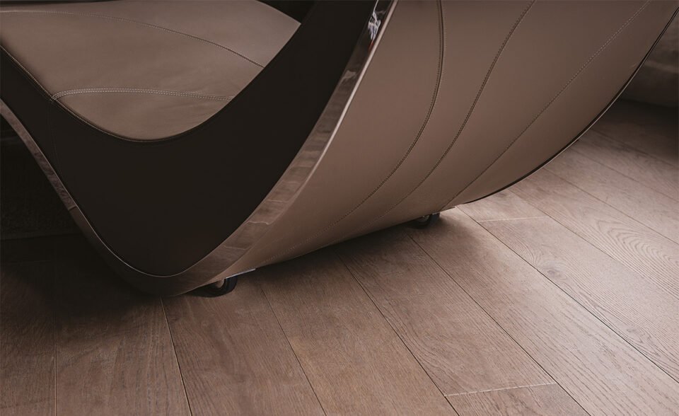 Sylvester Chaise longue de Cattelan Italia : design fluide, structure en acier et bois, confort absolu et finitions luxueuses. Disponible chez D-Style Interior.