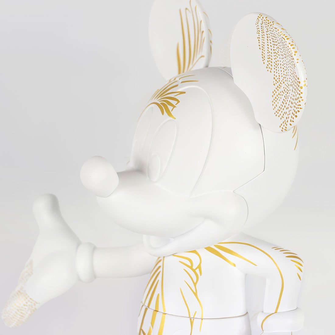 Star Style Mickey Small, sculpture design haut de gamme Leblon Delienne x Martyn Lawrence Bullard, Disney. Disponible chez D-Style Interior.