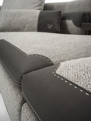 Spinola canapé design haut de gamme par Vittoria Frigerio, lignes géométriques élégantes et finitions cuir raffinées. Disponible chez D-Style Interior.