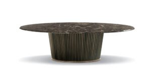 Colonna table design haut de gamme par Vittoria Frigerio, avec base monolithique sculptée et plateau ovale en marbre. Disponible chez D-Style Interior.