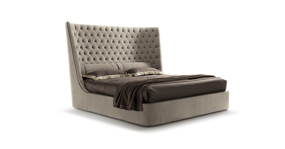 Medici lit design haut de gamme avec tête de lit capitonnée spectaculaire, coussins décoratifs et structure épurée. Disponible chez D-Style Interior.