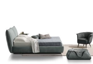 Cocoon Night Lit king-size en cuir avec structure tressée et design élégant. Alliance parfaite entre confort, artisanat et modernité. Disponible chez D-Style Interior.