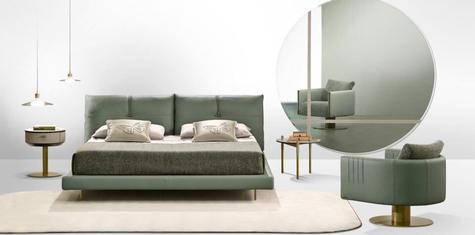 Jack Night Plus par Gamma Arredamenti, lit en cuir au design moderne avec dossier double et sangles en cuir. Disponible chez D-Style Interior.