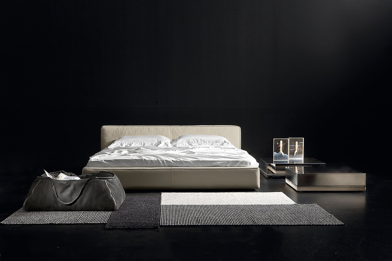 Big Bag de Gamma Arredamenti, un accessoire de rangement design et élégant, parfait pour tout espace de vie. Disponible chez D-Style Interior.