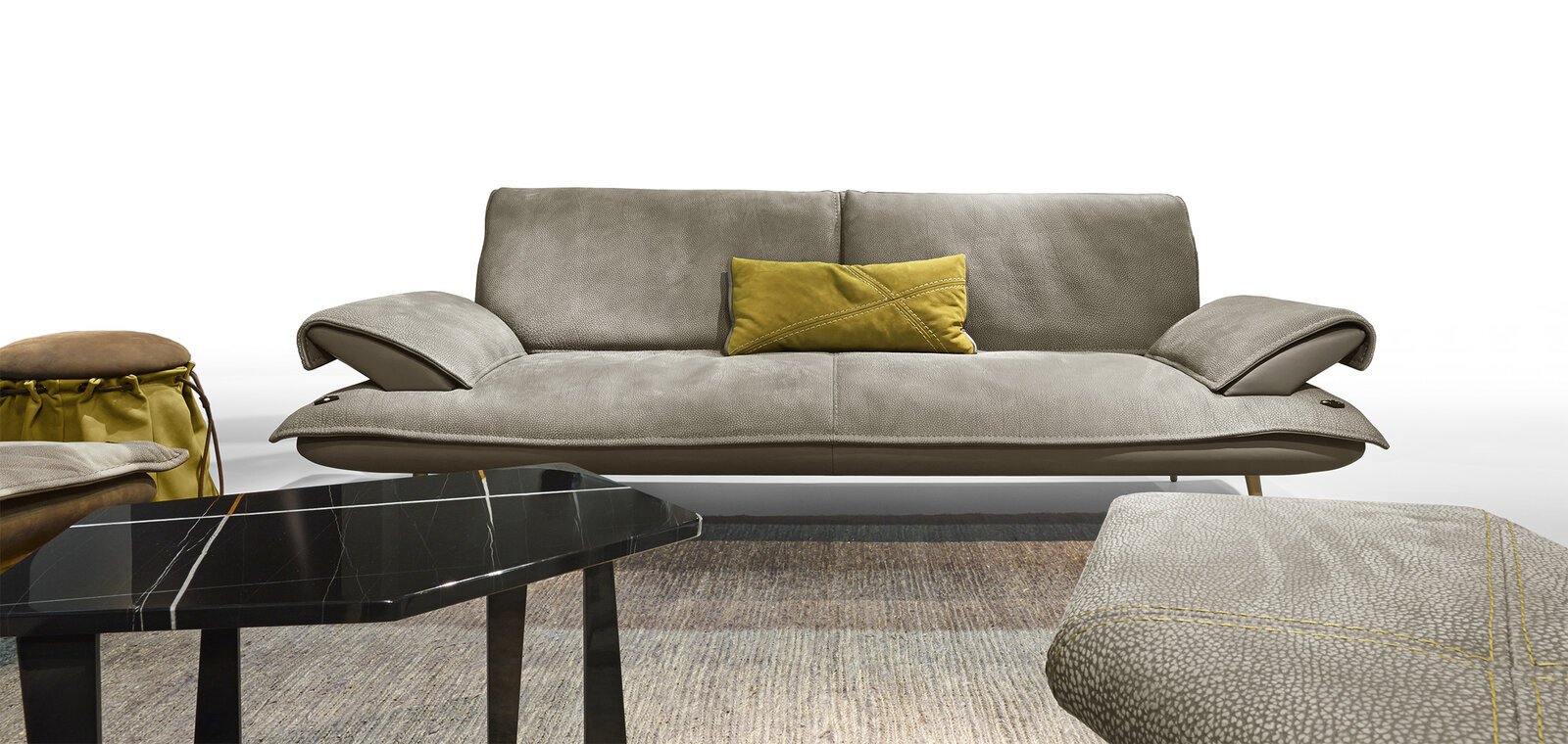 Escape canapé de Gamma Arredamenti, un canapé haut de gamme modulable en cuir au design contemporain et aux finitions artisanales. Disponible chez D-Style Interior.