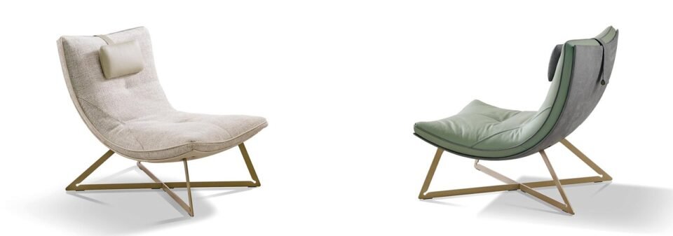 Scarlett chaise-longue design haut de gamme par Gamma Arredamenti avec coussin moelleux et pouf assorti, base croisée stable et entièrement personnalisable. Disponible chez D-Style Interior.