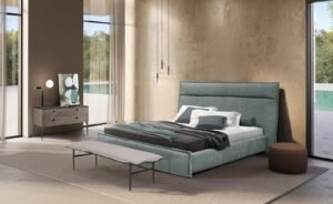 Découvrez le banc design Flamingo Bench de Gamma Arredamenti, une pièce haut de gamme aux finitions artisanales. Disponible chez D-Style Interior.