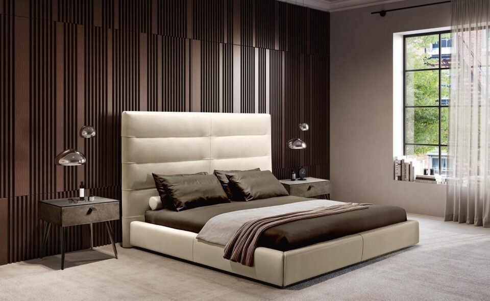 Sayonara Night Lit en cuir haut de gamme au design moderne et épuré, avec tête de lit disponible en deux hauteurs. Disponible chez D-Style Interior.