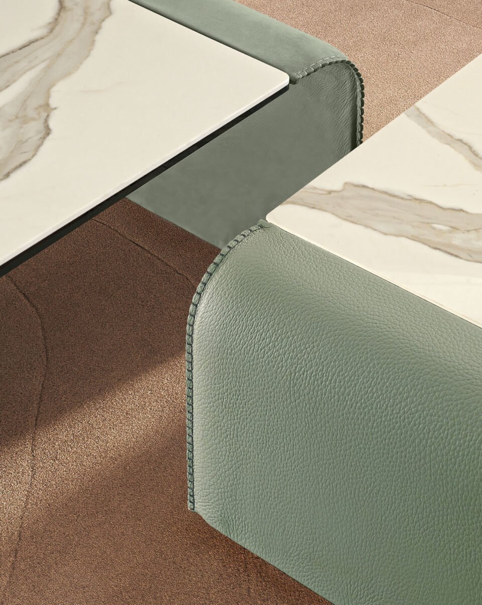 Zen table basse en cuir et céramique signée Gamma Arredamenti. Design raffiné et finitions artisanales, disponible chez D-Style Interior.